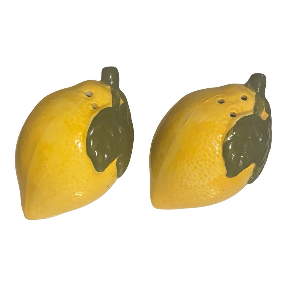 Lemon Shaped Salt and Pepper Shakers🍋 BRAND NEW-NO TAGS